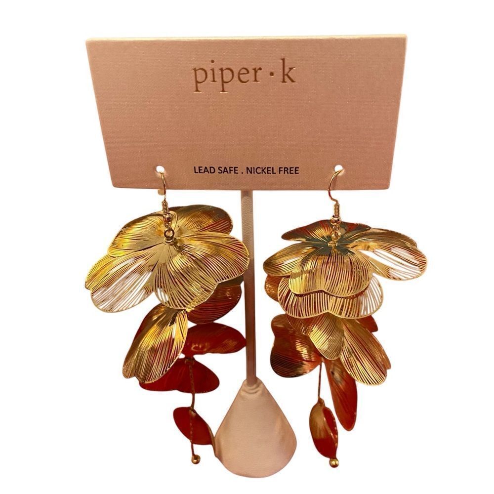 Piper•k Dekicate, Lightweight, Gold Tone Leaf Drop Earrings.